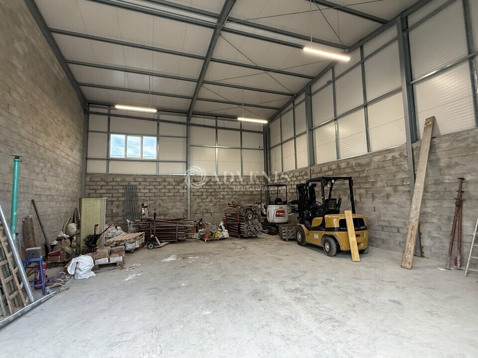 Flex in Courtry for lease Building Photo- Image 1 of 7