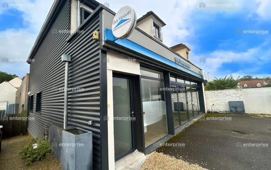 Retail in Lacroix-Saint-Ouen for lease - Building Photo - Image 2 of 7