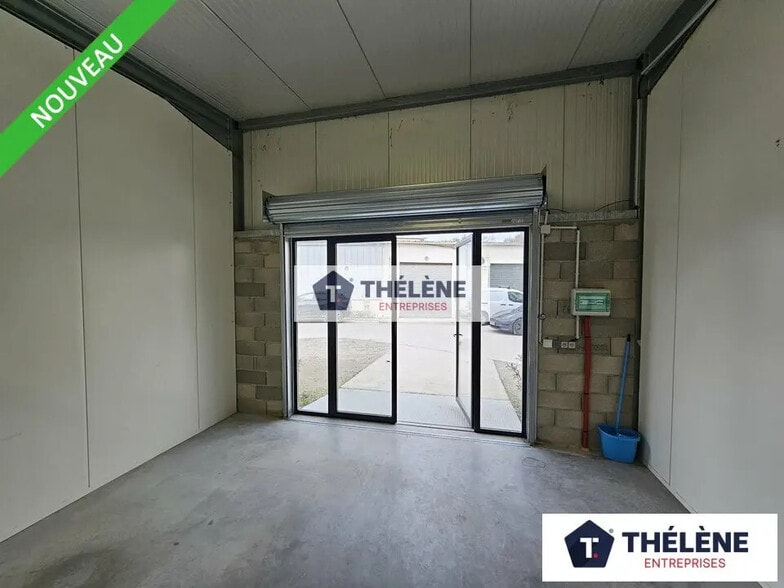 Flex in Lavérune for lease - Interior Photo - Image 1 of 5