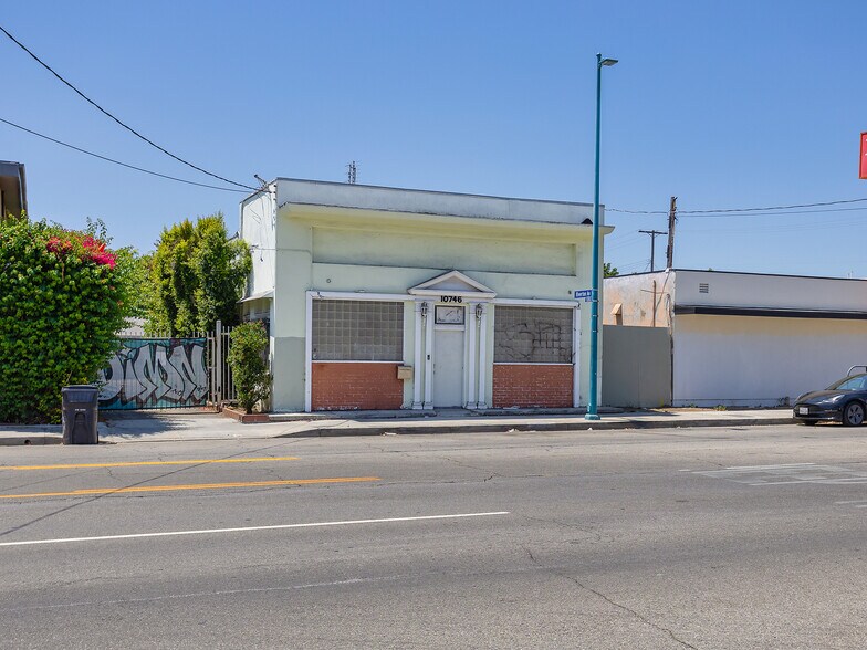 10746 Magnolia Blvd, North Hollywood, CA for sale - Building Photo - Image 1 of 52