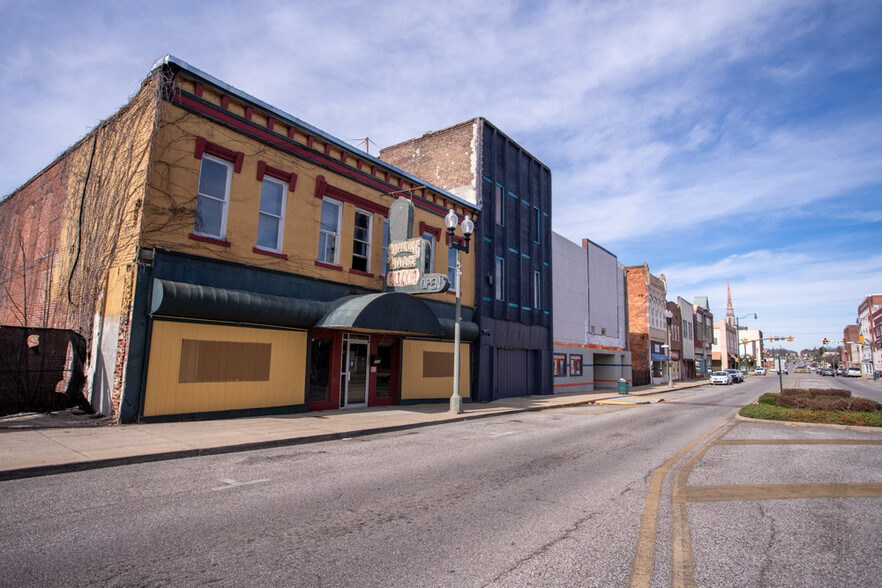 1214 Noble St, Anniston, AL for sale - Building Photo - Image 1 of 35