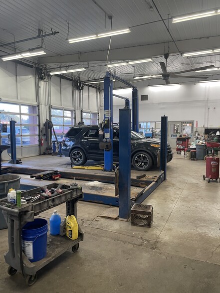 2255 George Urban Blvd, Depew, NY for sale - Interior Photo - Image 3 of 29