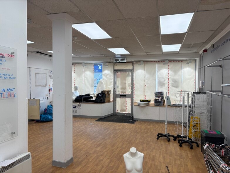 420-424 Victoria Rd, Glasgow for lease - Building Photo - Image 2 of 4