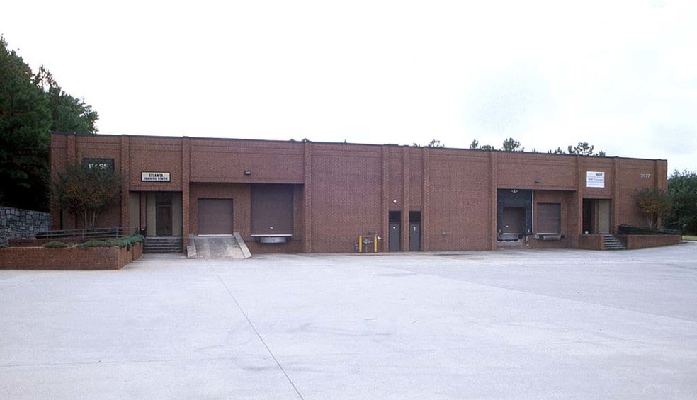 3077 Oakcliff Industrial St, Doraville, GA for lease - Building Photo - Image 2 of 3