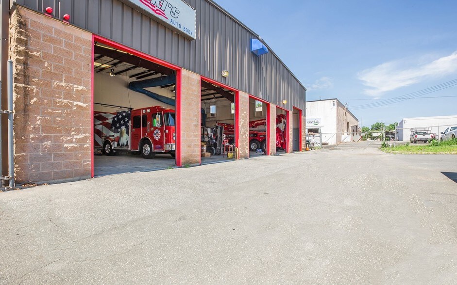 19 Old Turnpike Rd, Nanuet, NY for sale - Building Photo - Image 1 of 1