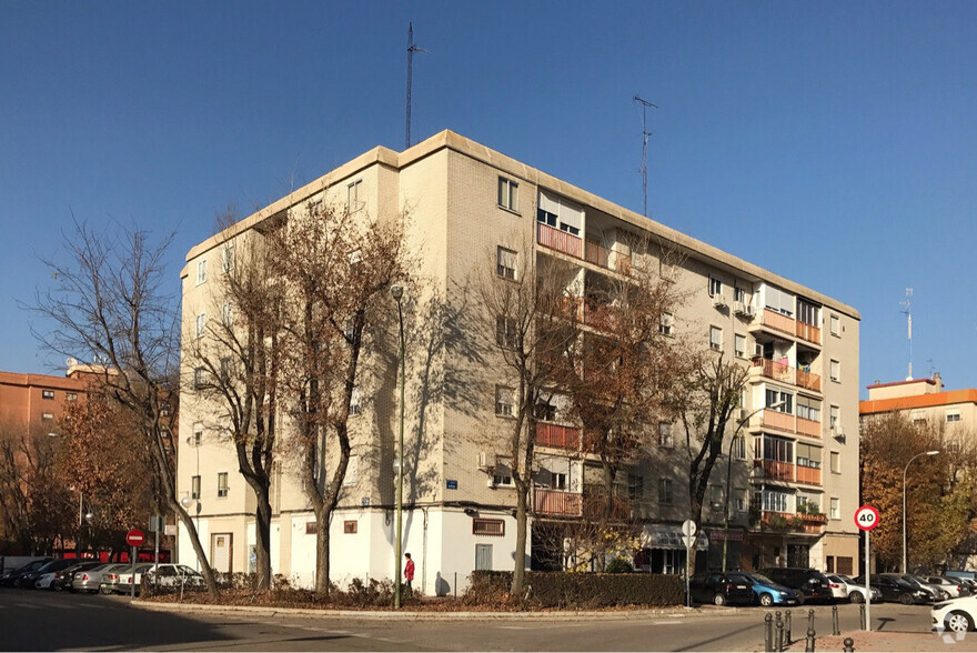 Calle Ginebra, 8, Móstoles, Madrid for sale - Building Photo - Image 1 of 2