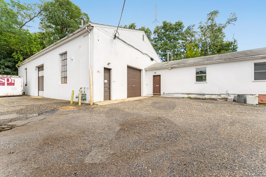 11-23 Bannard St, Freehold, NJ for lease - Building Photo - Image 1 of 14