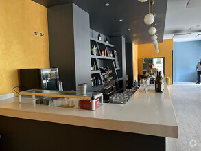 Retail in Alcobendas, Madrid for lease Interior Photo- Image 2 of 7