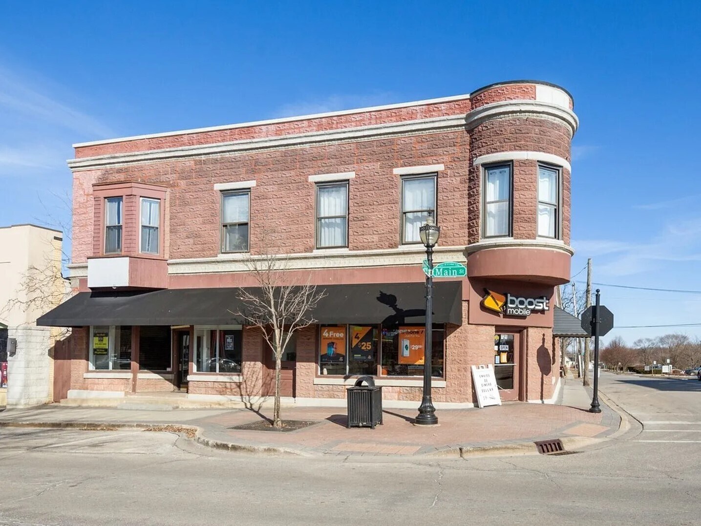 125-129 N Main St, Crystal Lake, IL for sale Primary Photo- Image 1 of 1