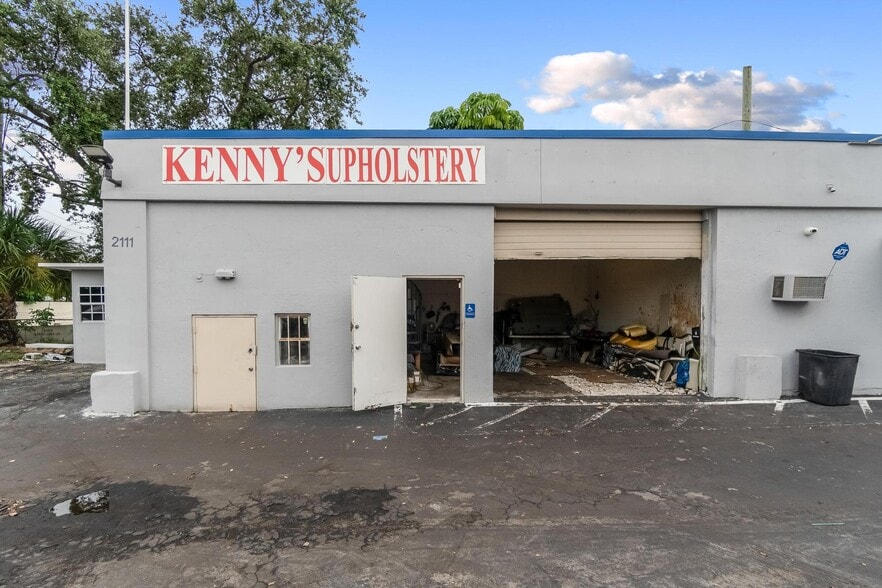 2111 SW 31st Ave, Hallandale Beach, FL for sale - Building Photo - Image 3 of 36