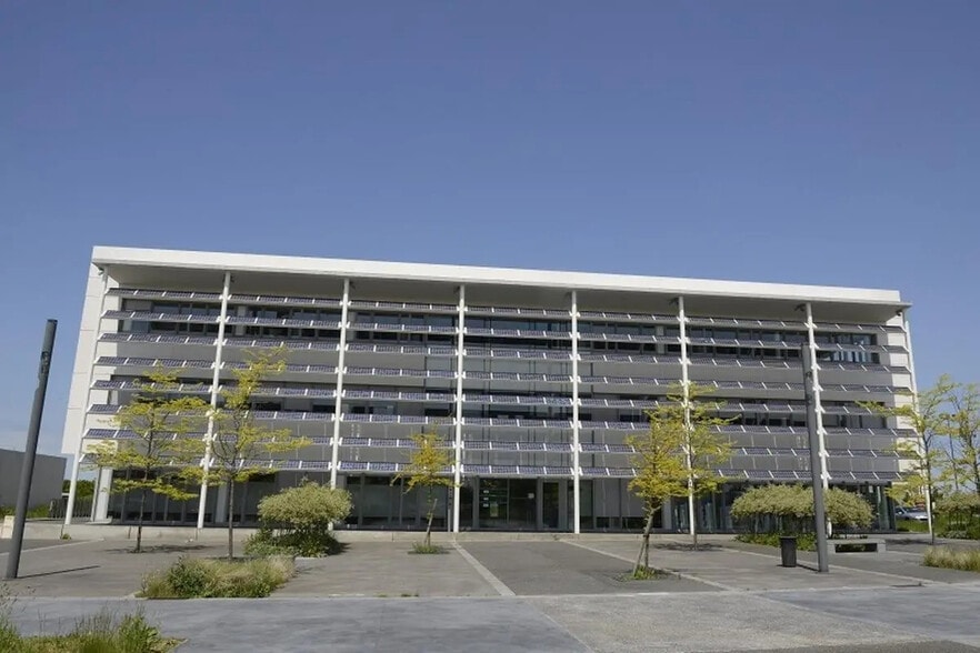 Office in Colombelles for lease - Building Photo - Image 3 of 15