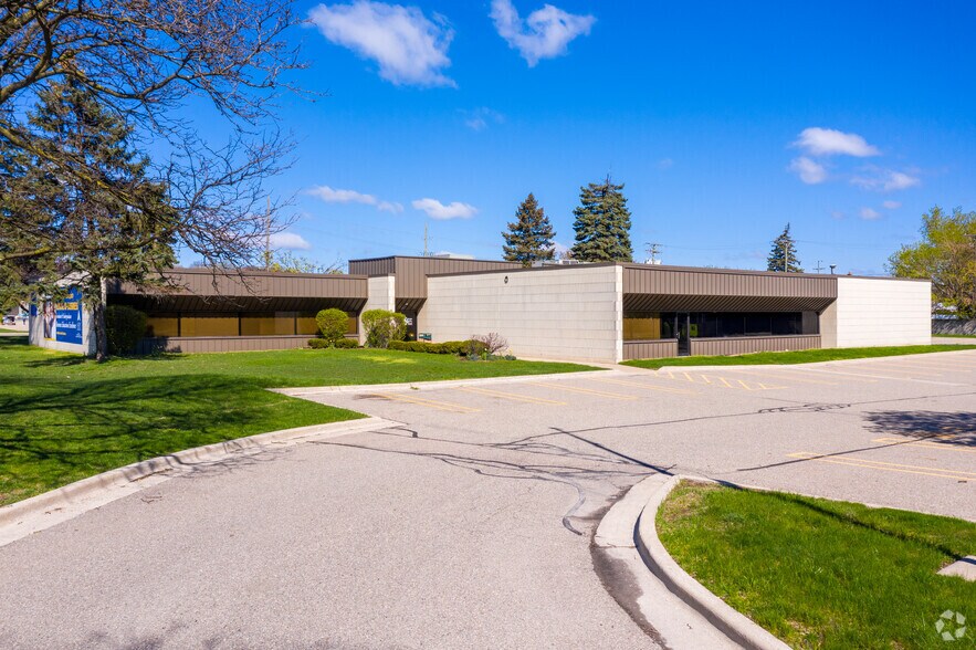 36300 Schoolcraft Rd, Livonia, MI 48150