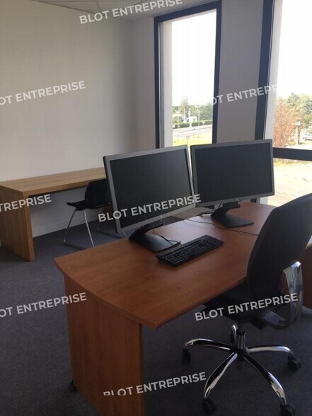 Office in Plérin for lease - Interior Photo - Image 3 of 9