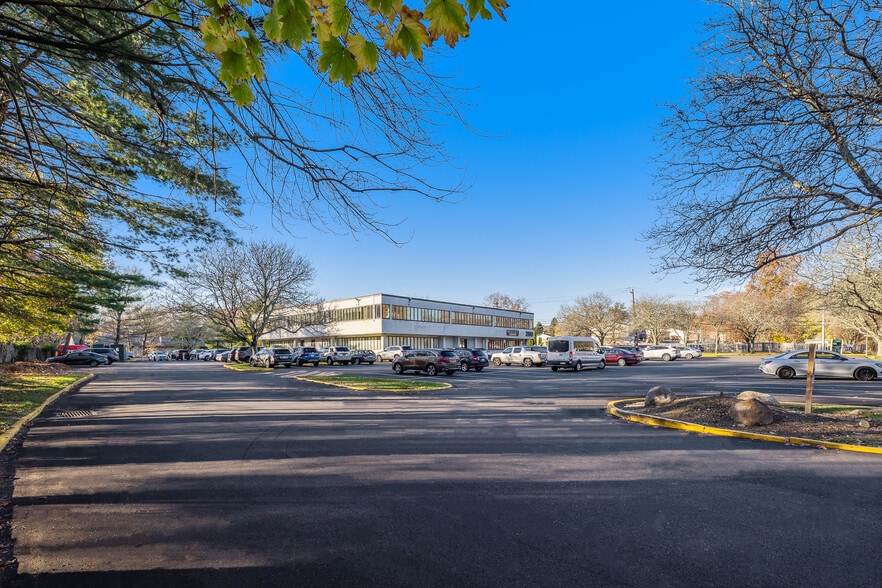 200 E Eckerson Rd, New City, NY for lease - Building Photo - Image 2 of 32