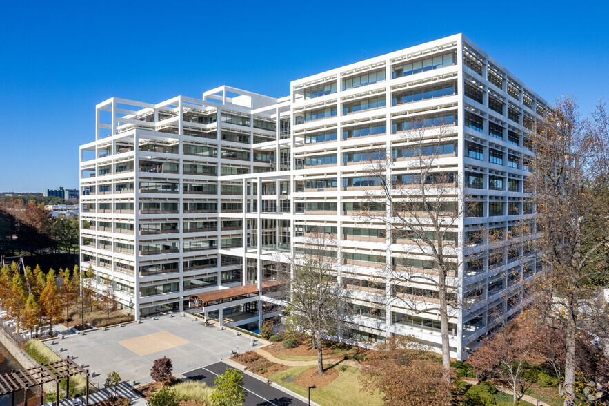 400 Perimeter Center Ter, Atlanta, GA for lease - Primary Photo - Image 1 of 34