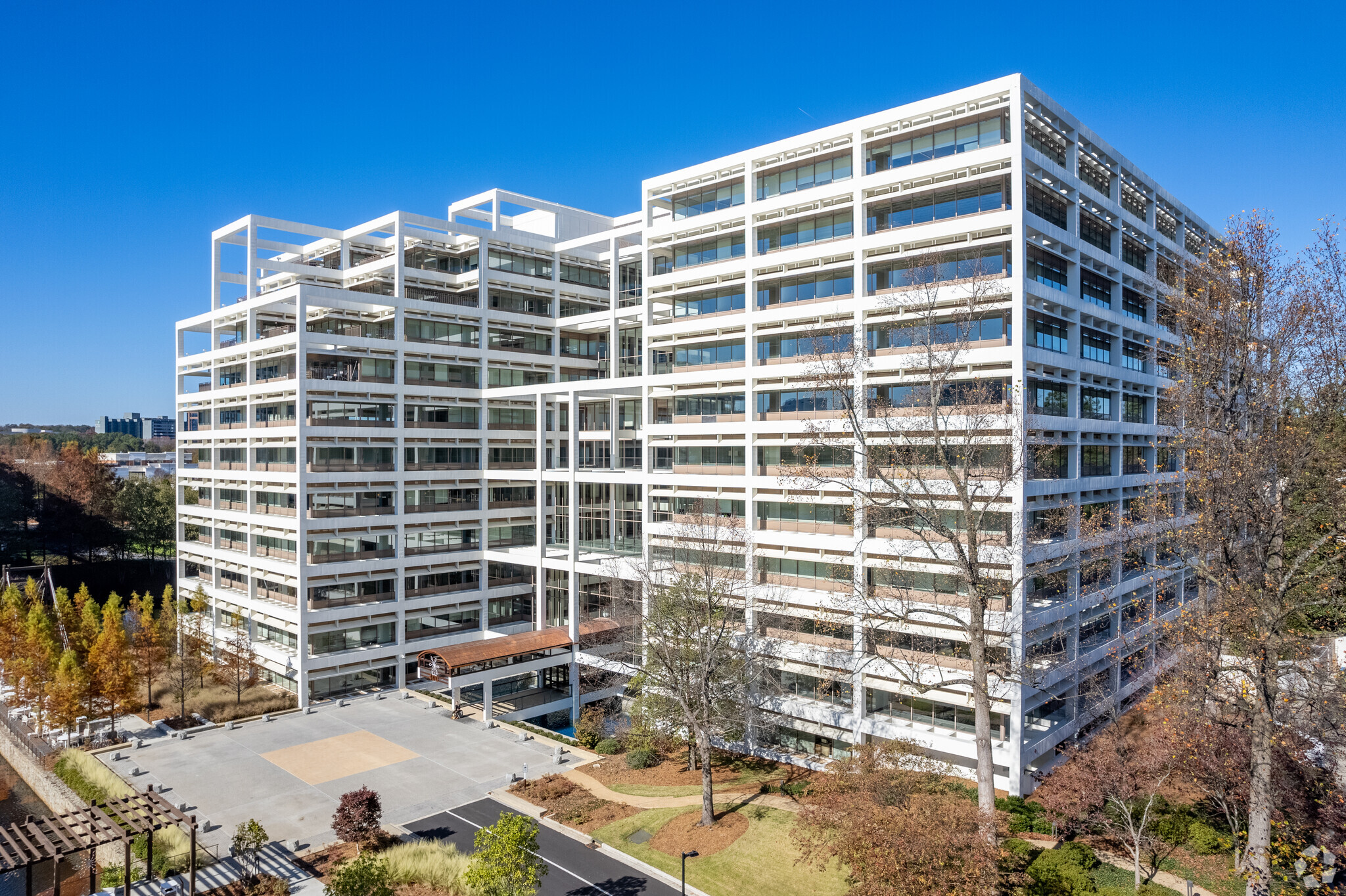 400 Perimeter Center Ter, Atlanta, GA for lease Primary Photo- Image 1 of 35