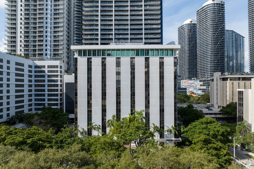 1000 Brickell Ave, Miami, FL for lease - Building Photo - Image 2 of 5
