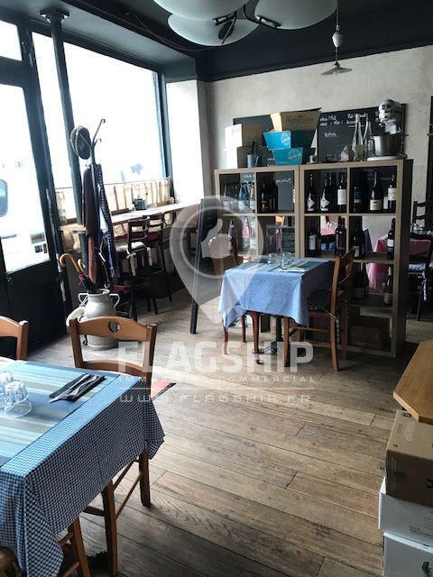 Retail in Puteaux for lease Interior Photo- Image 1 of 9