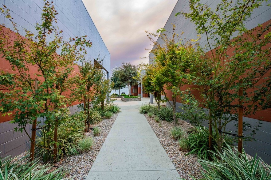 1504 Columbia Ave, Riverside, CA for lease - Building Photo - Image 2 of 20