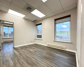 30 Wertheim Ct, Richmond Hill, ON for lease Interior Photo- Image 2 of 6