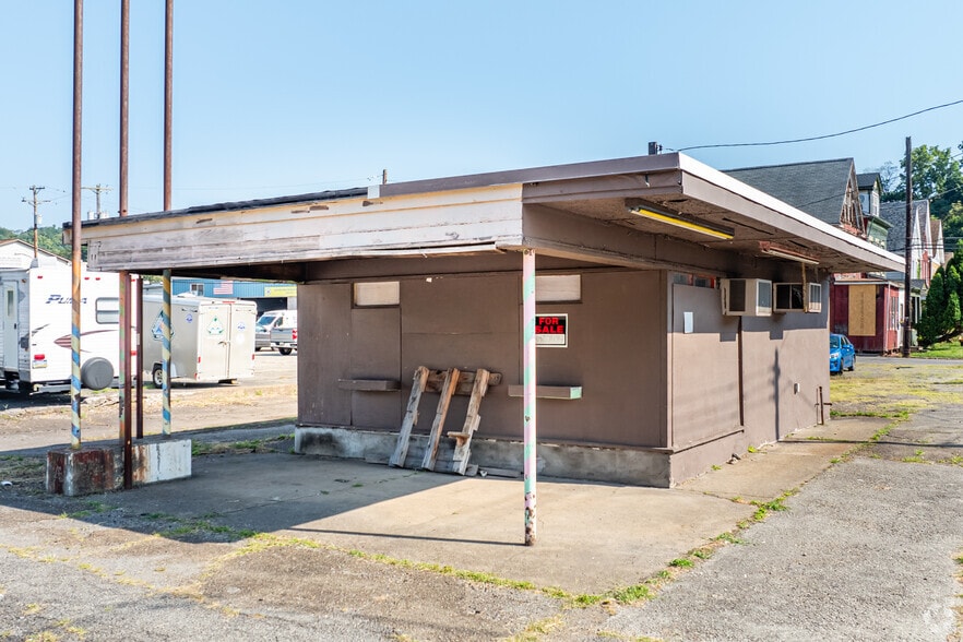 1075 Airbrake Ave, Turtle Creek, PA for sale - Building Photo - Image 1 of 4