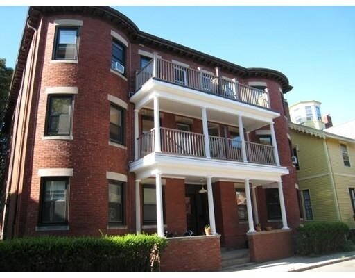 31 Linden Pl, Brookline, MA for sale Primary Photo- Image 1 of 1