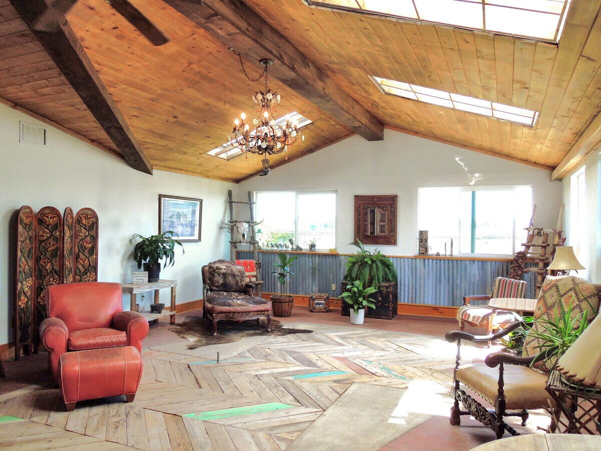 94 High Mesa Rd, Los Lunas, NM 87031 Ranch Style Home on Nearly 10