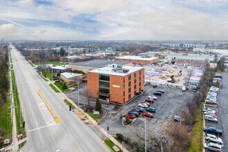 605 E Algonquin Rd, Arlington Heights, IL - AERIAL map view