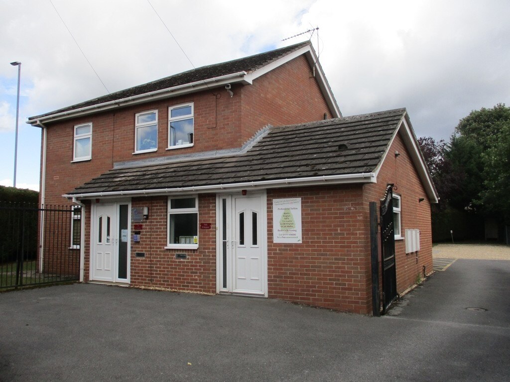 74 Bridgegate, Retford for lease Building Photo- Image 1 of 4