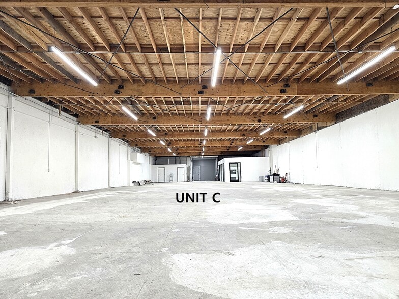 2225 W Pico Blvd, Los Angeles, CA for lease - Building Photo - Image 1 of 12