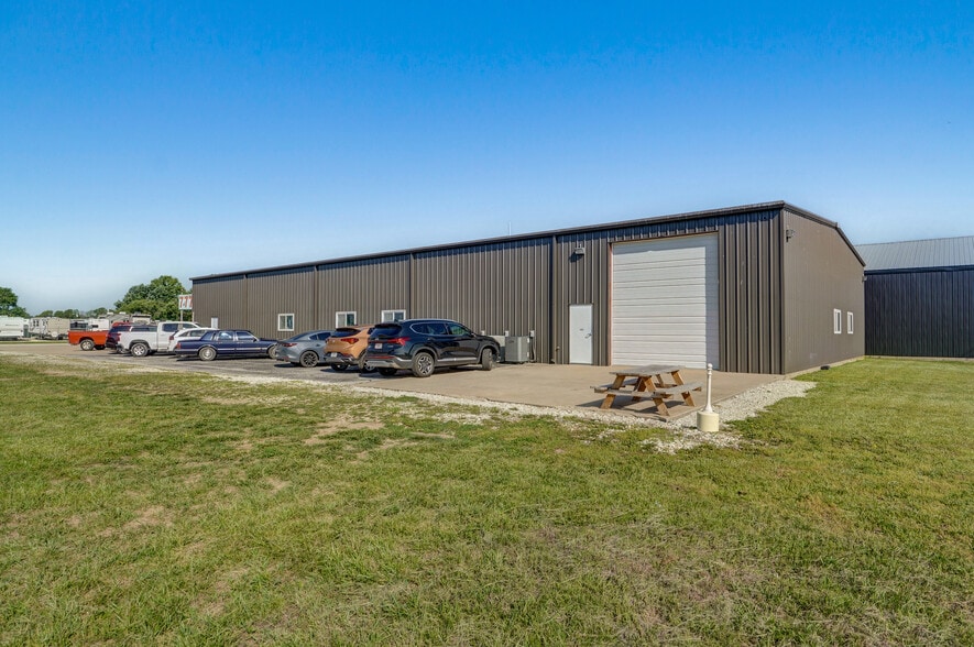 4736 S 131st Rd, Bolivar, MO for sale - Building Photo - Image 2 of 34