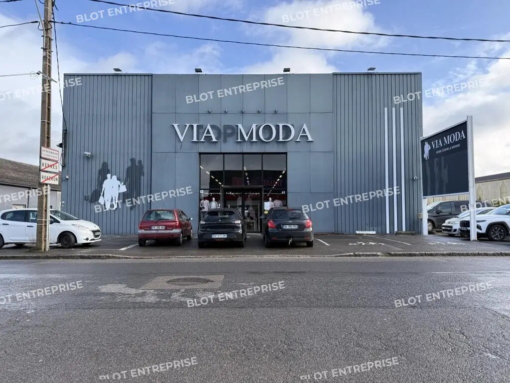 Retail in Rennes for lease Primary Photo- Image 1 of 6
