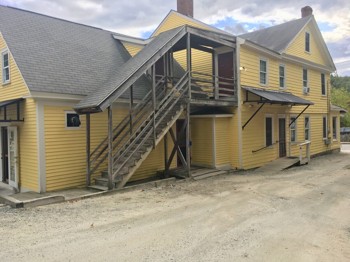 15 E Main St, Warner, NH 03278