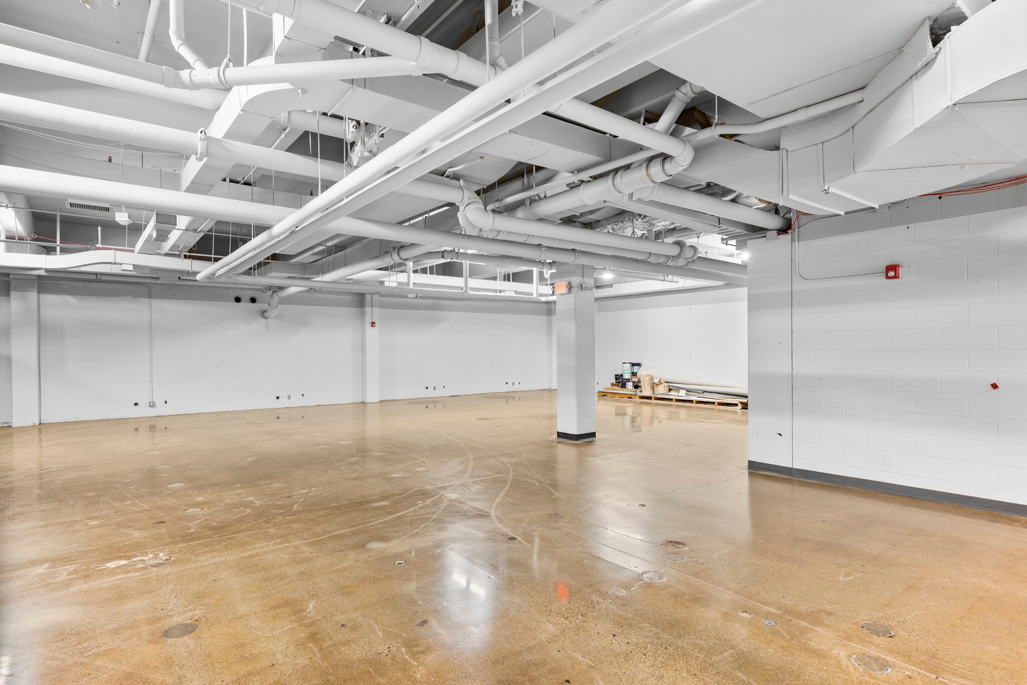 26555 Northwestern Hwy, Southfield, MI for lease Interior Photo- Image 1 of 1