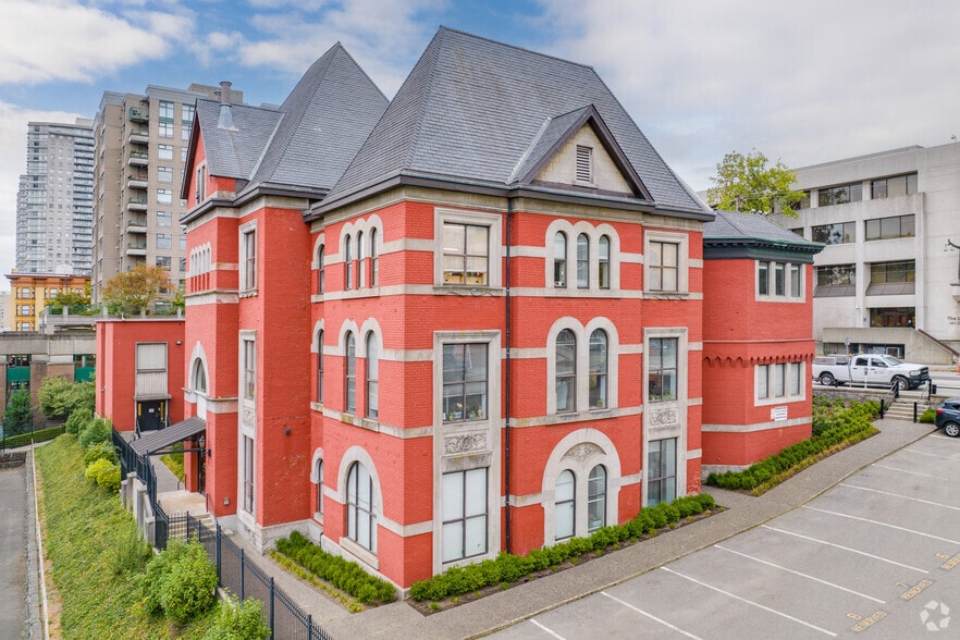 668 Carnarvon St, New Westminster, BC for lease - Building Photo - Image 3 of 3