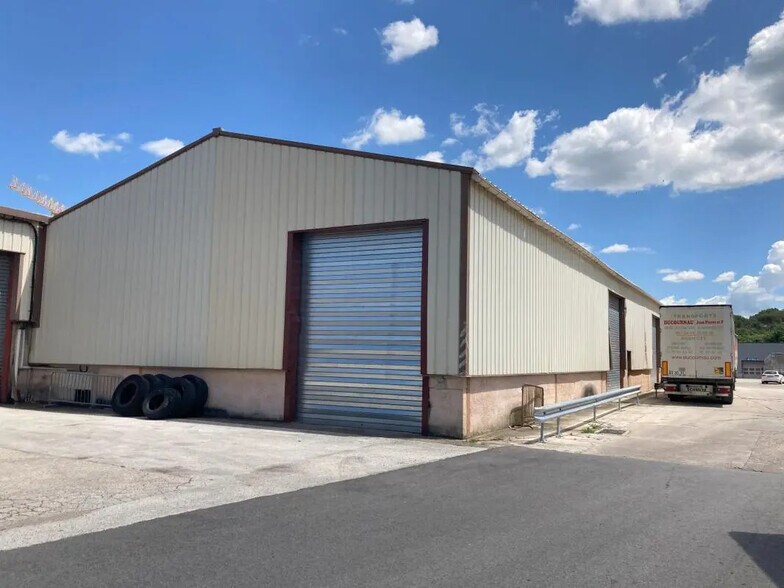 Flex in Flassans-sur-Issole for lease - Building Photo - Image 2 of 9