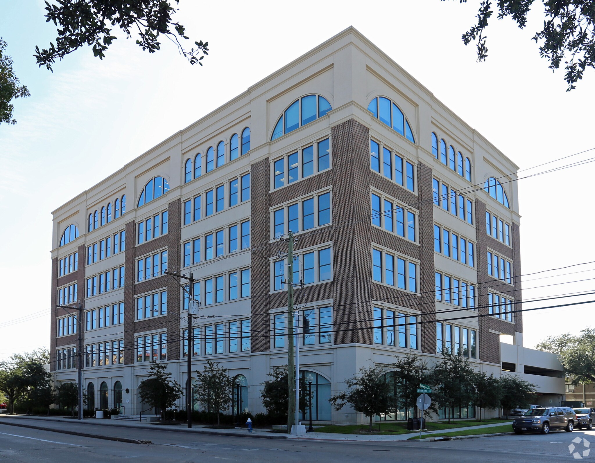 4306 Yoakum Blvd, Houston, TX 77006 Campanile South