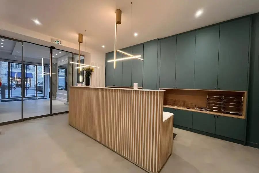 Office in Paris for lease Lobby- Image 1 of 2