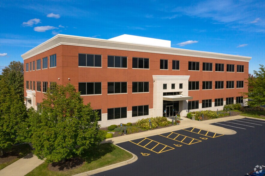 60 N Frontage Rd, Burr Ridge, IL for sale - Primary Photo - Image 1 of 1