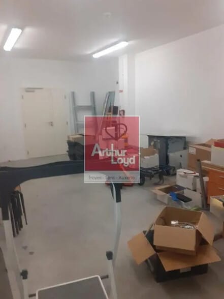 Industrial in Troyes for lease - Interior Photo - Image 2 of 6