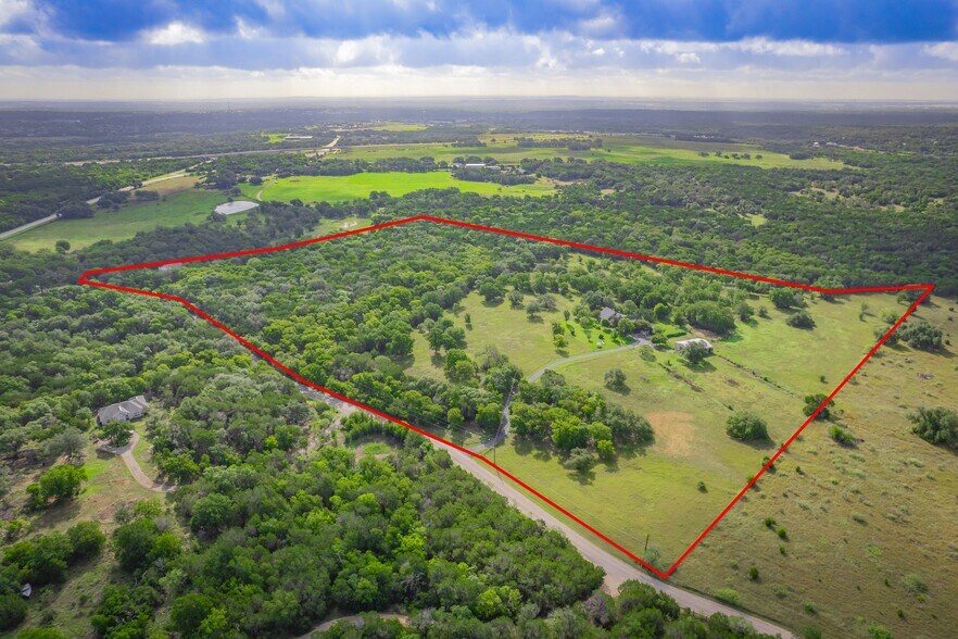 13511 Carpenter Ln, Manchaca, TX for sale - Primary Photo - Image 1 of 92