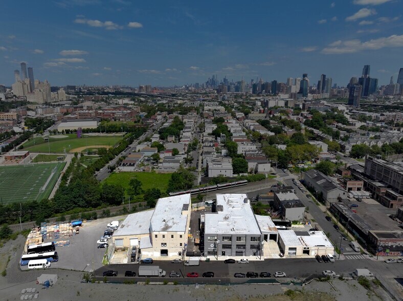 78-108 Forrest St, Jersey City, NJ for lease - Building Photo - Image 2 of 4