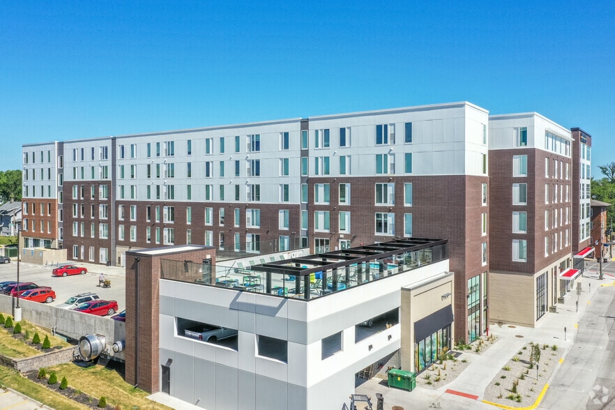 2700 Lincoln Way, Ames, IA for lease - Building Photo - Image 2 of 2