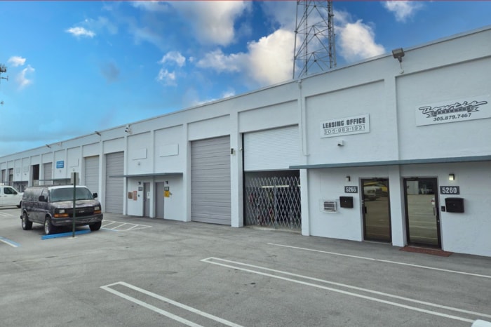 5220-5296 NW 163rd St, Hialeah, FL for lease - Building Photo - Image 1 of 17