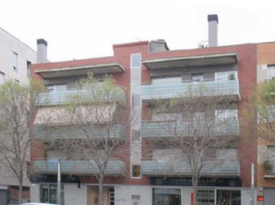 Retail in Sant Just Desvern, Barcelona for lease Building Photo- Image 1 of 2