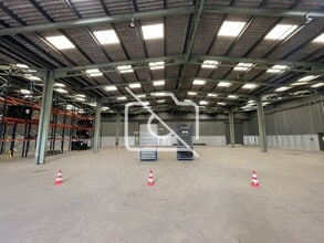 Flex in Viry-Châtillon for lease Interior Photo- Image 1 of 4