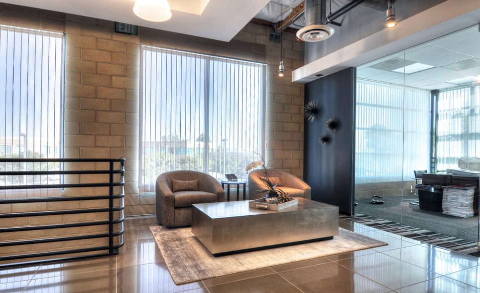 9150 Irvine Center Dr, Irvine, CA for lease - Building Photo - Image 1 of 5