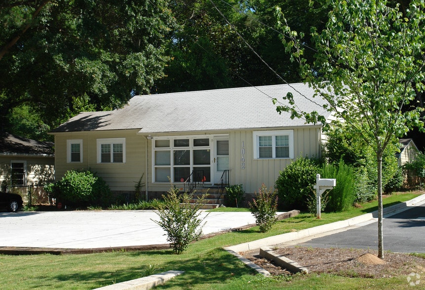 1042 Lindbergh Rd, Atlanta, GA 30324