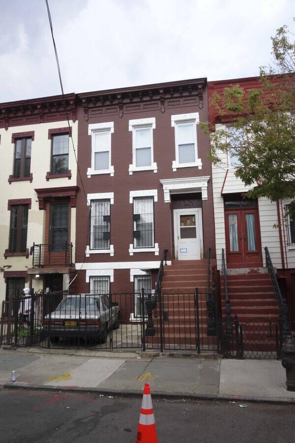 1083 Madison St, Brooklyn, NY 11221 | LoopNet