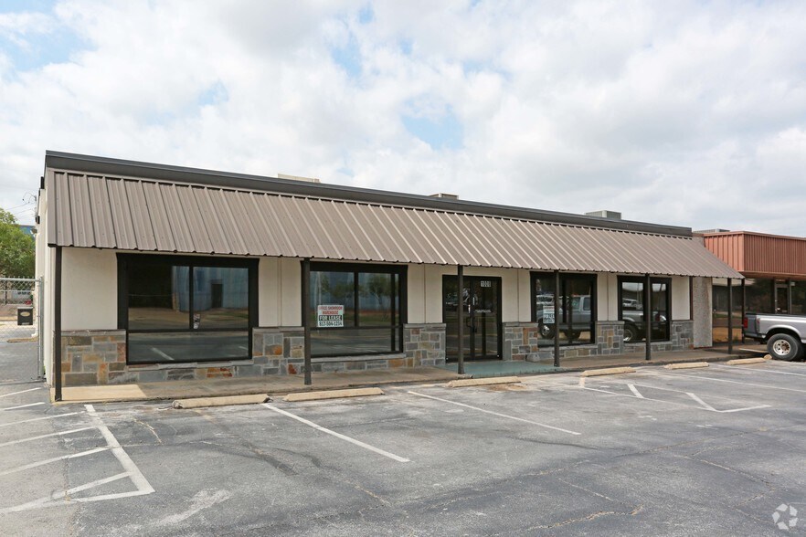 1006-1008 W Main St, Arlington, TX for sale - Primary Photo - Image 1 of 1
